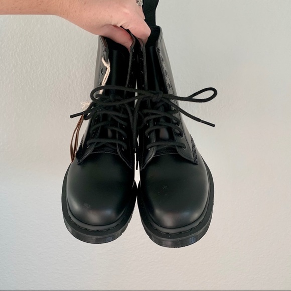 NWT DR. MARTENS 1460 MONO SMOOTH LEATHER LACE UP BOOTS - Black - Picture 2 of 5